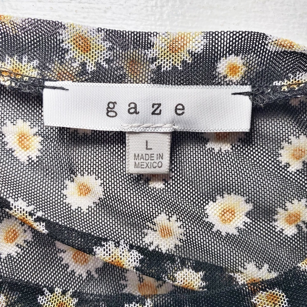 Gaze Knit Mesh Daisy Long Sleeve Crop Top - Picture 7 of 12